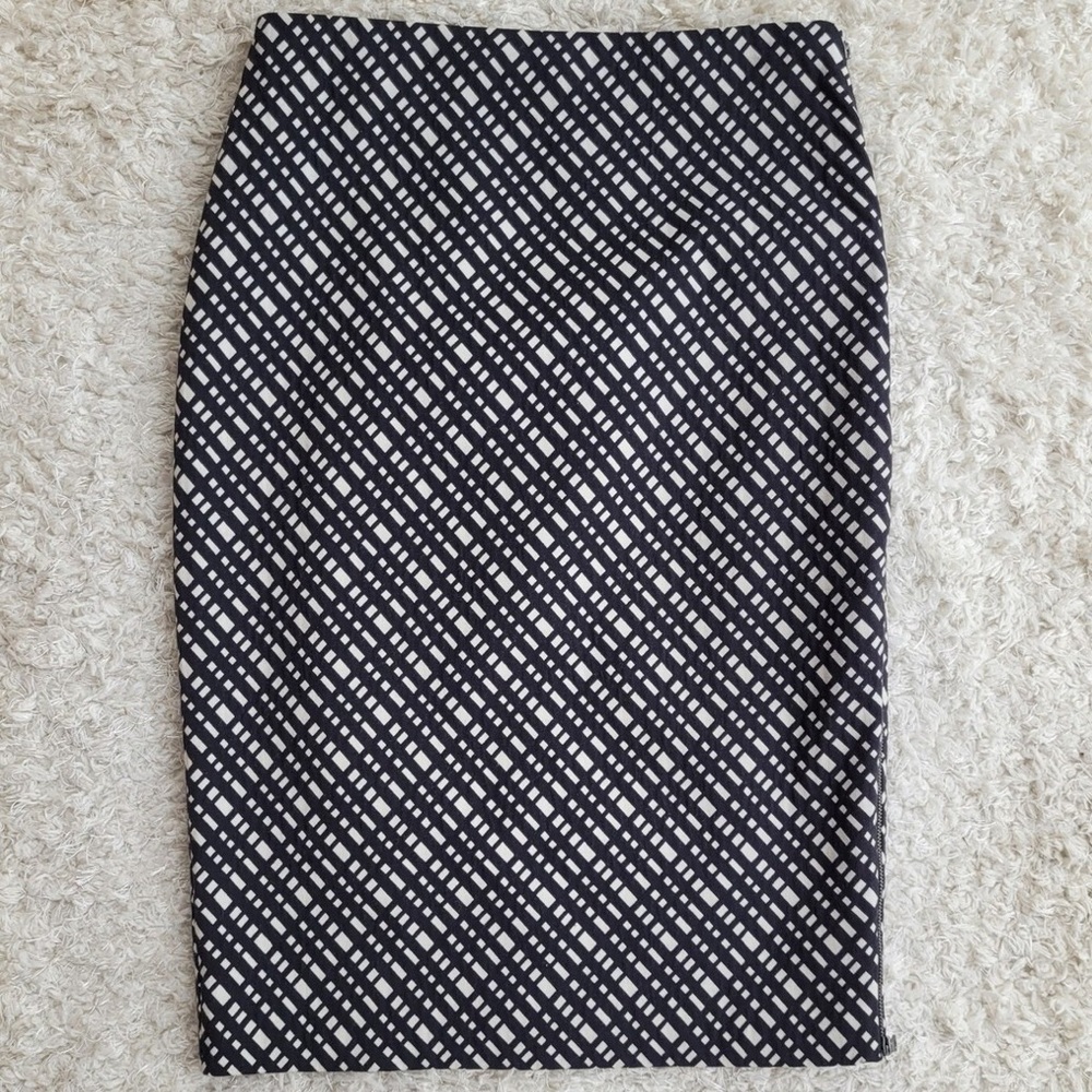 Express Black and White Geometric Pencil Skirt